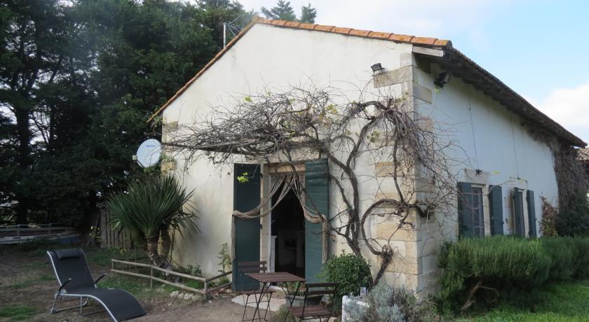 B&B Mas Les Lecques Beaucaire  Bilik gambar