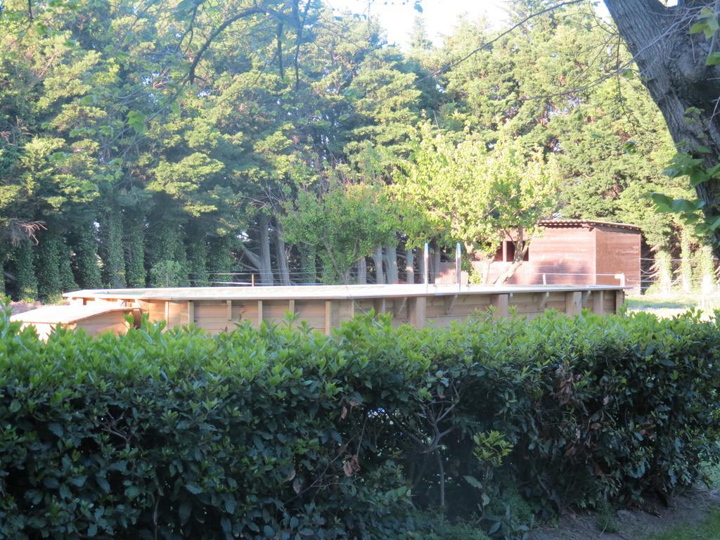 B&B Mas Les Lecques Beaucaire  Luaran gambar