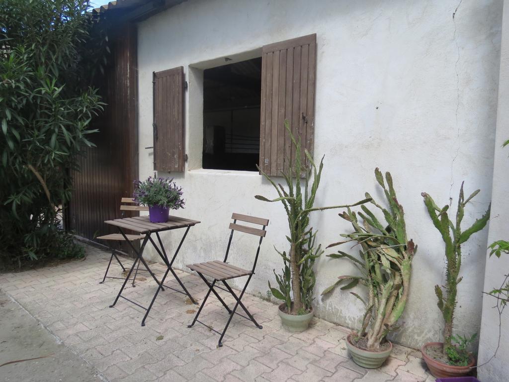 B&B Mas Les Lecques Beaucaire  Luaran gambar